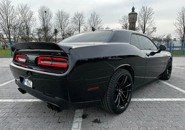 Dodge Challenger cena 235000 przebieg: 9000, rok produkcji 2021 z Września małe 254